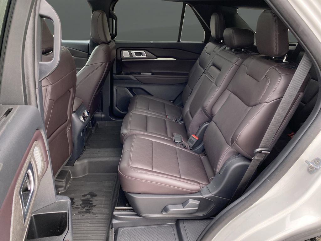 Certified 2025 Ford Explorer Platinum image 41