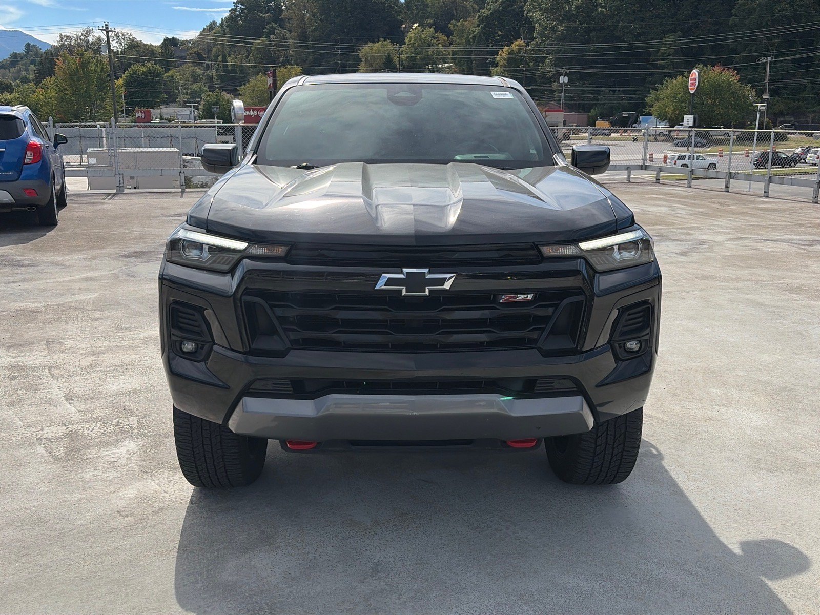 Used 2023 Chevrolet Colorado Z71 w/ Z71 Convenience Package 2 AWD/4WD image 6