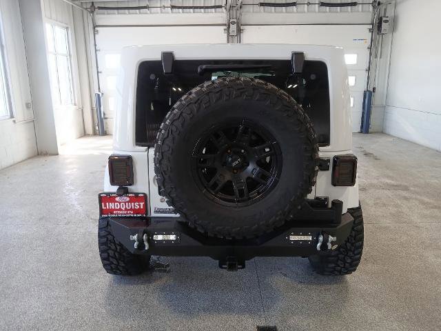 Used 2017 Jeep Wrangler Unlimited Sahara image 4