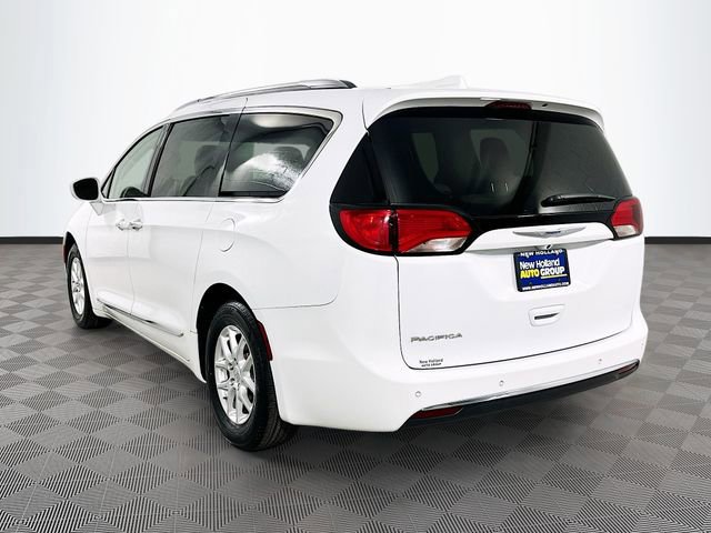 Used 2020 Chrysler Pacifica Touring-L image 3