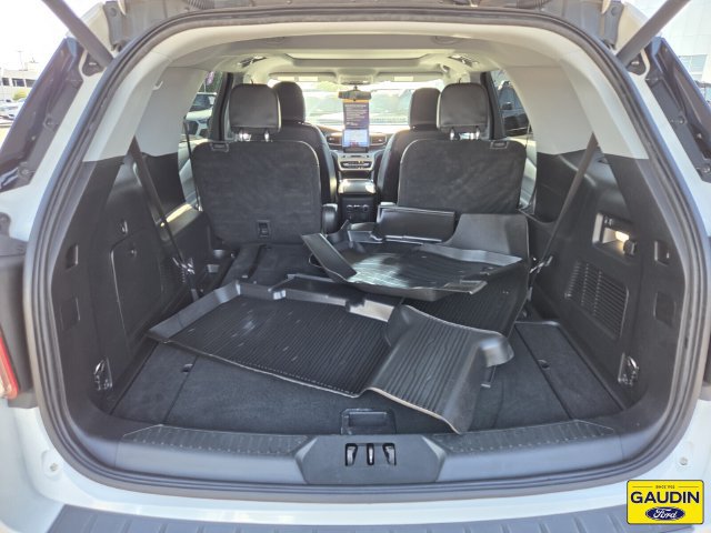 Certified 2023 Ford Explorer XLT w/ Equipment Group 202A RWD image 14