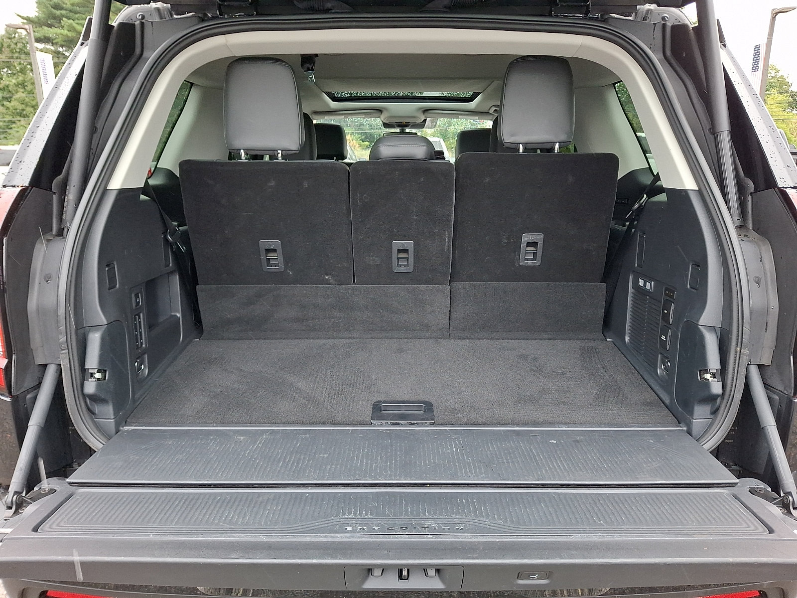 Certified 2025 Ford Expedition Active AWD/4WD image 32