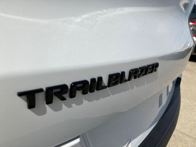 Used 2023 Chevrolet TrailBlazer RS w/ Sun and Liftgate Package FWD image 12