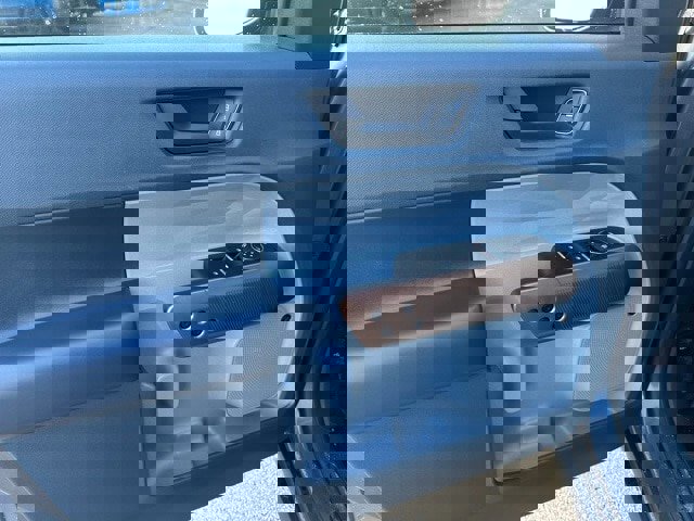 Certified 2024 Ford Maverick Lariat image 12