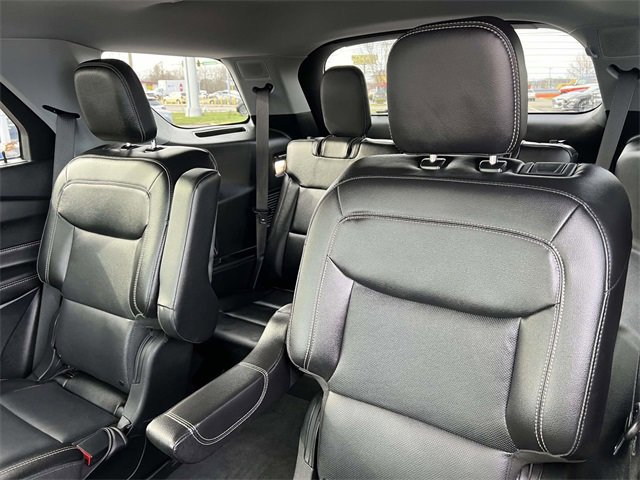 Certified 2022 Ford Explorer Limited w/ Equipment Group 301A image 27