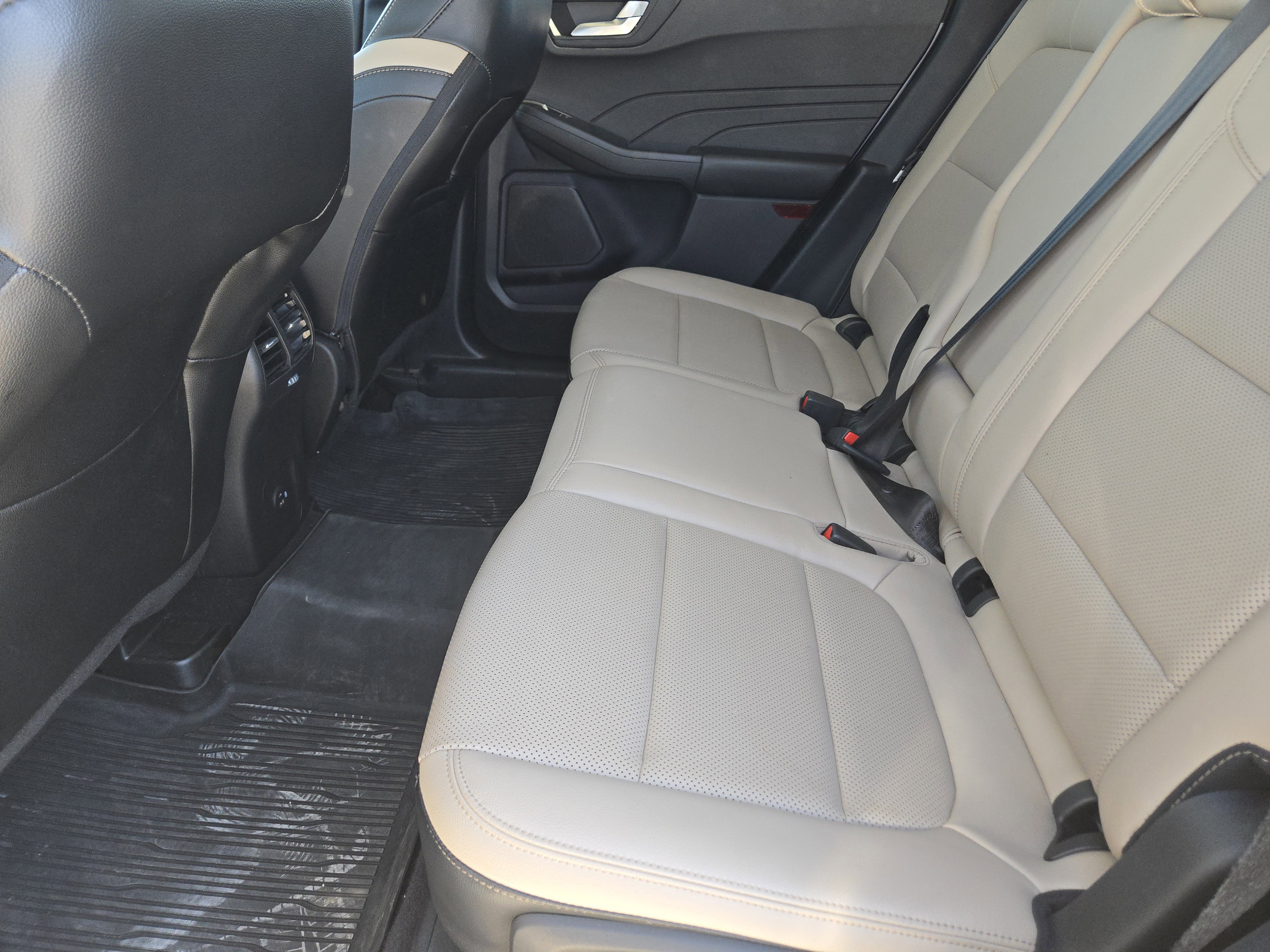 Certified 2022 Ford Escape SEL image 28