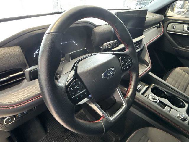 Certified 2025 Ford Explorer ST-Line w/ ST-Line Street Pack image 9