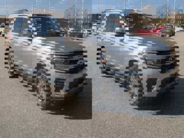 Certified 2023 Ford Expedition XLT image 7