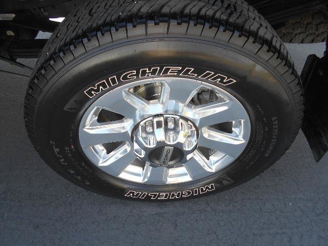 Certified 2022 Ford F350 Platinum AWD/4WD image 14