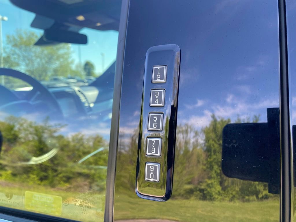 Certified 2019 Ford F250 King Ranch w/ King Ranch Ultimate Package AWD/4WD image 25