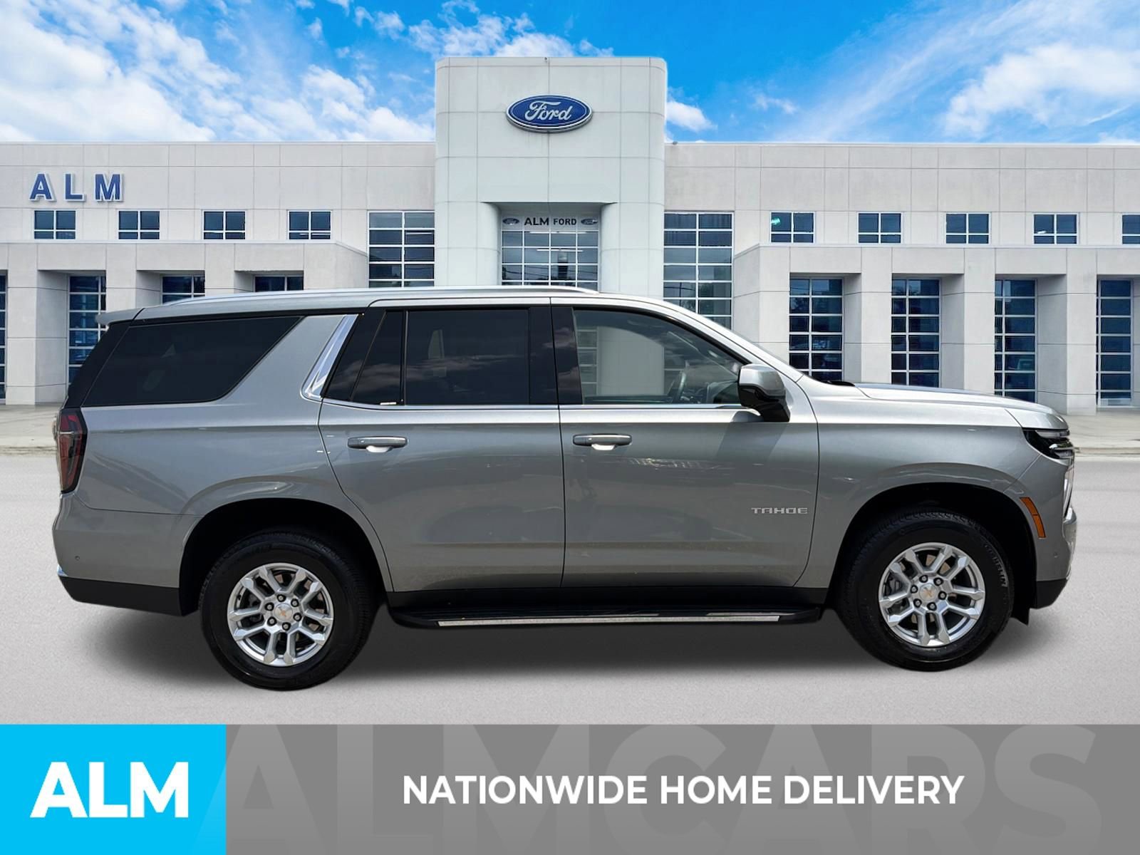 Used 2025 Chevrolet Tahoe LT AWD/4WD image 4