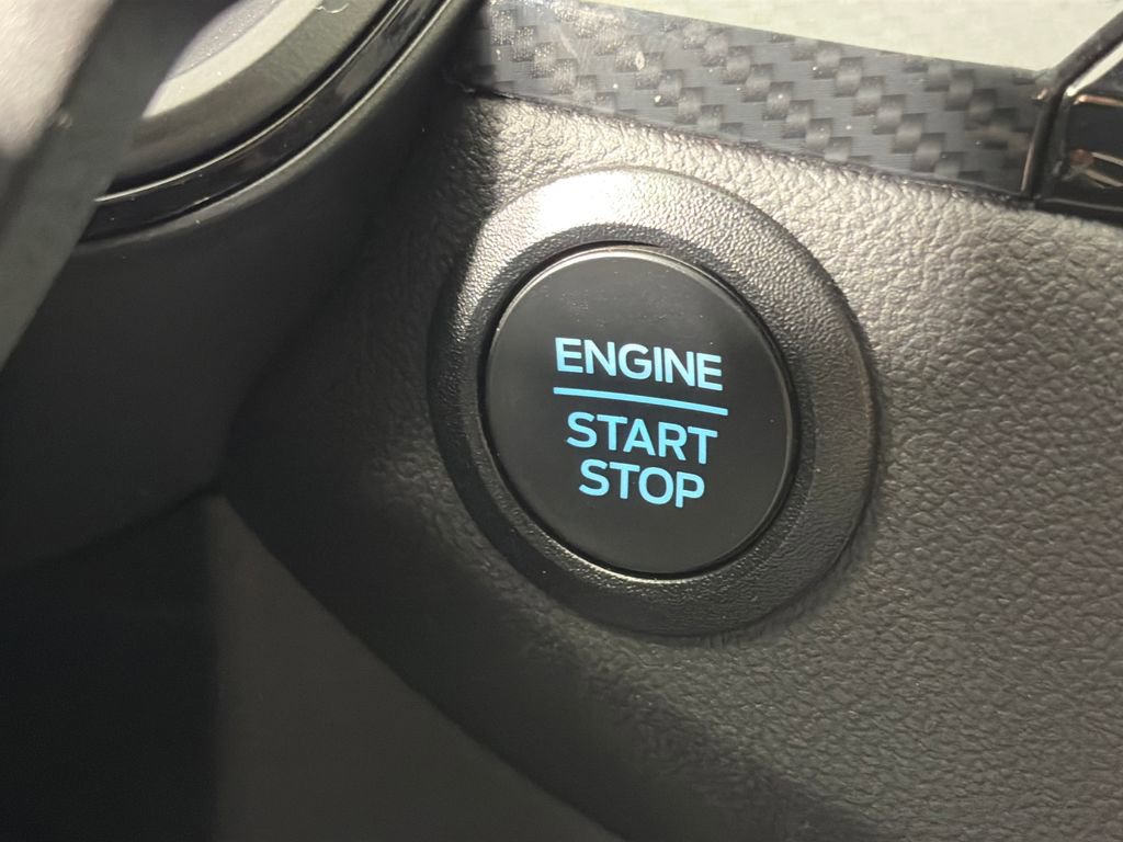 Certified 2025 Ford Escape ST-Line Select AWD/4WD image 23