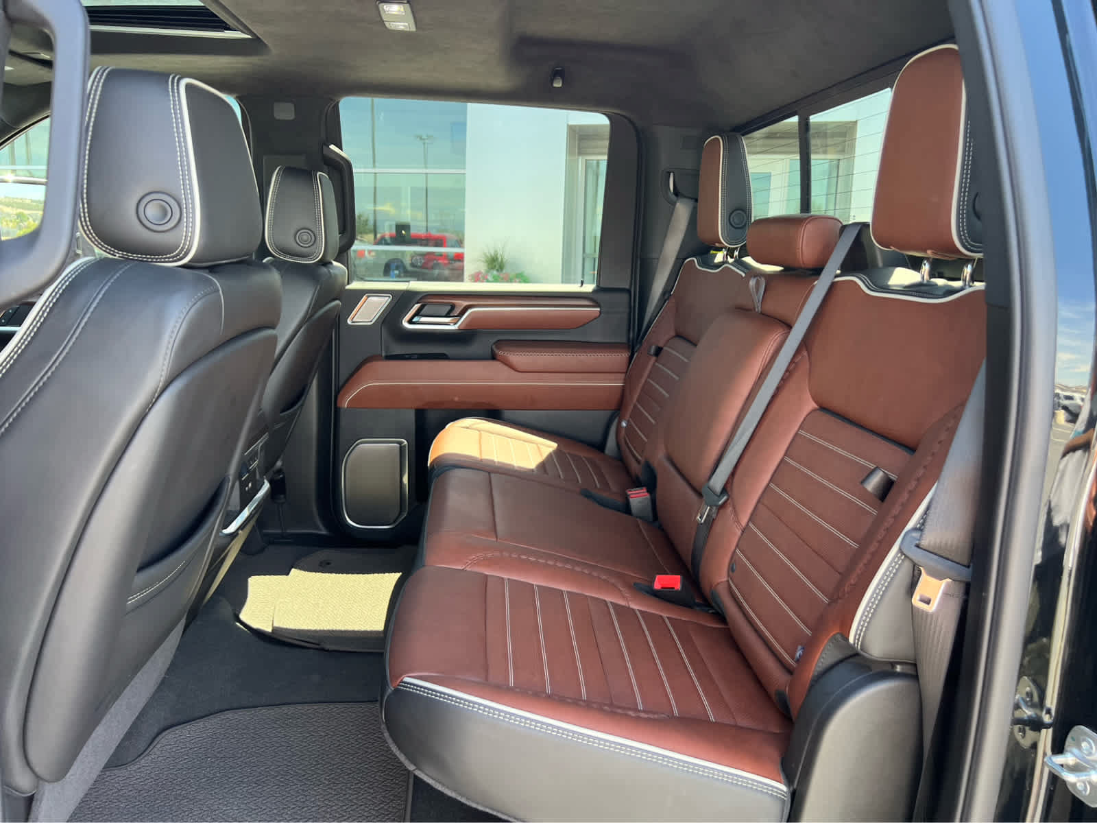 Used 2025 GMC Sierra 3500 Denali Ultimate AWD/4WD image 27