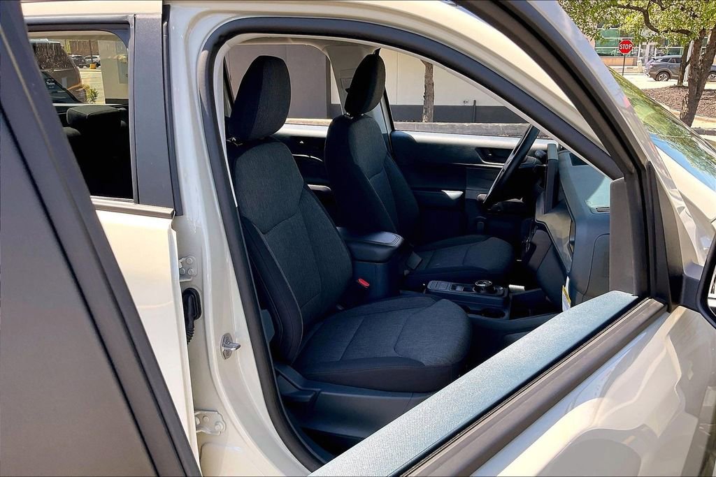 Certified 2025 Ford Maverick XLT w/ Black Appearance Package AWD/4WD image 6