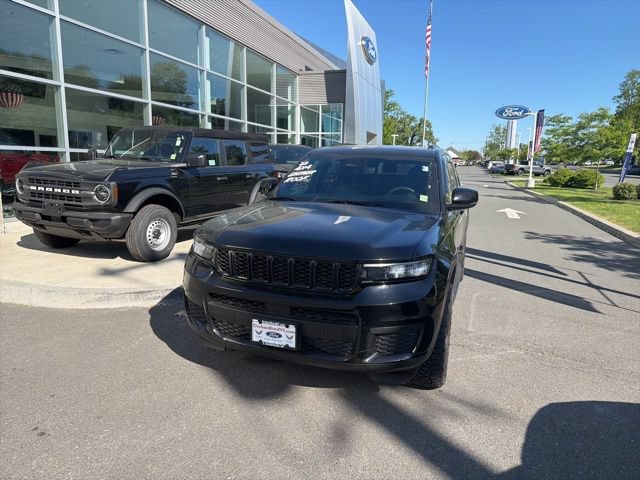 Used 2023 Jeep Grand Cherokee L Laredo AWD/4WD image 2