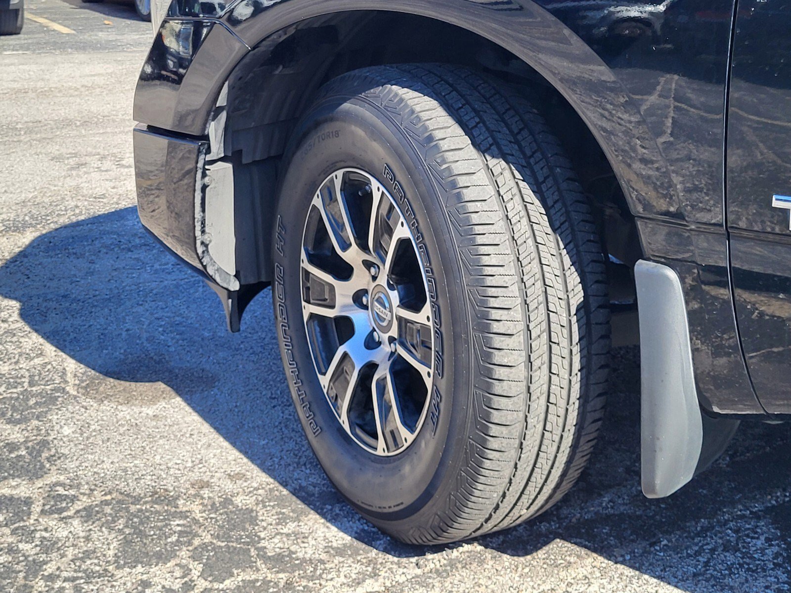 Used 2021 Nissan Titan SV w/ SV Convenience Package image 33