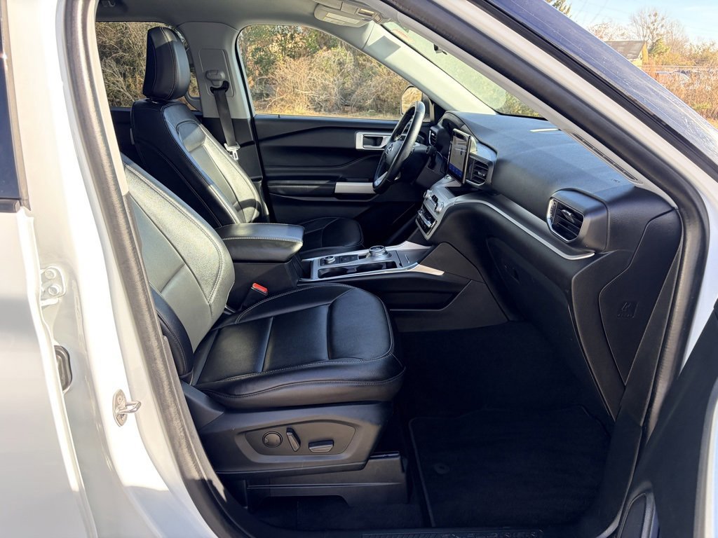 Certified 2021 Ford Explorer XLT w/ Equipment Group 202A image 22