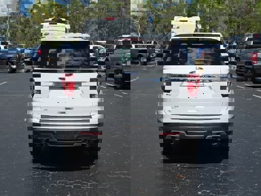 Certified 2018 Ford Explorer XLT image 4