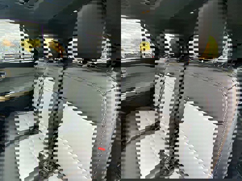 Certified 2022 Ford Explorer XLT w/ Equipment Group 202A image 38