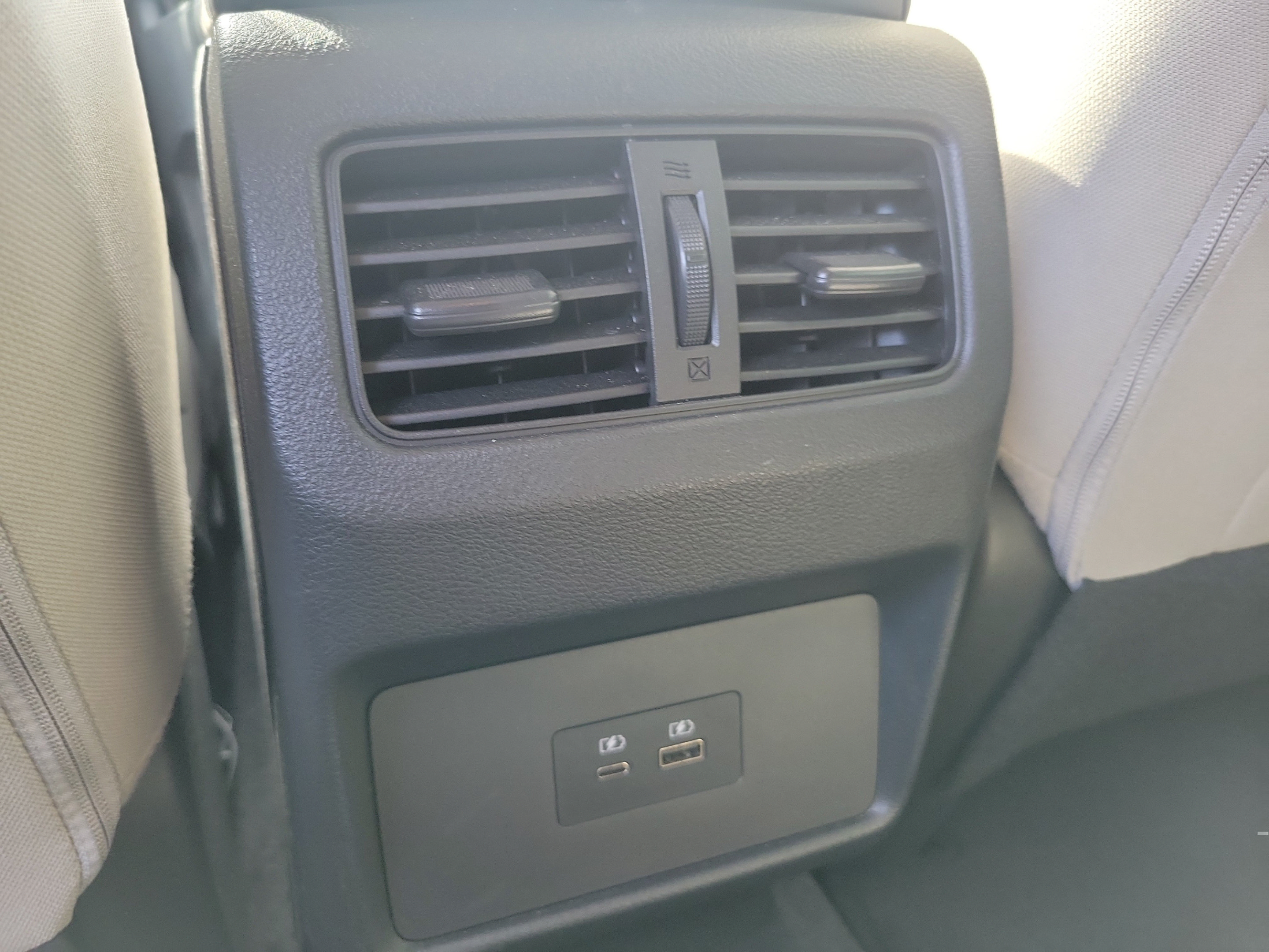 Used 2023 Nissan Rogue SV AWD/4WD image 10