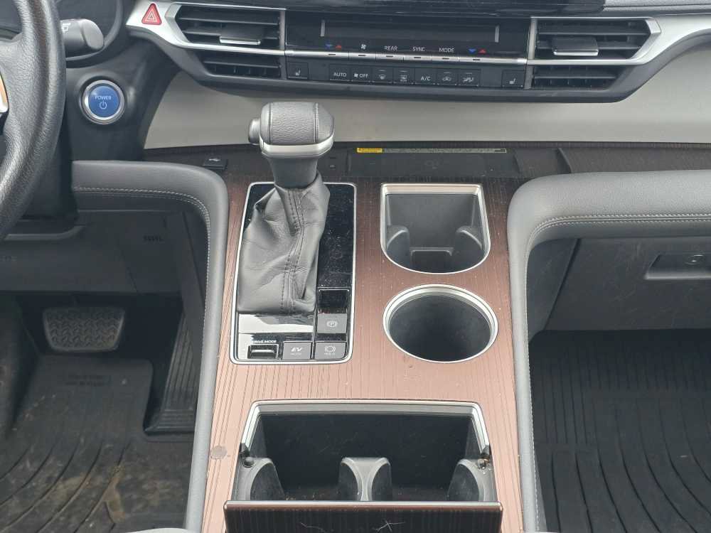 Used 2021 Toyota Sienna XLE image 13