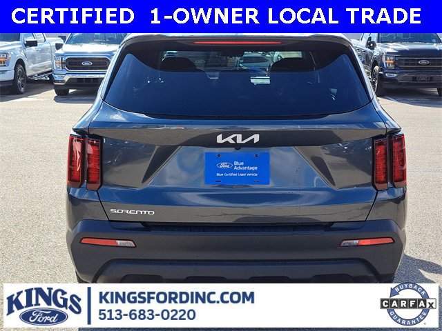 Used 2023 Kia Sorento LX image 4