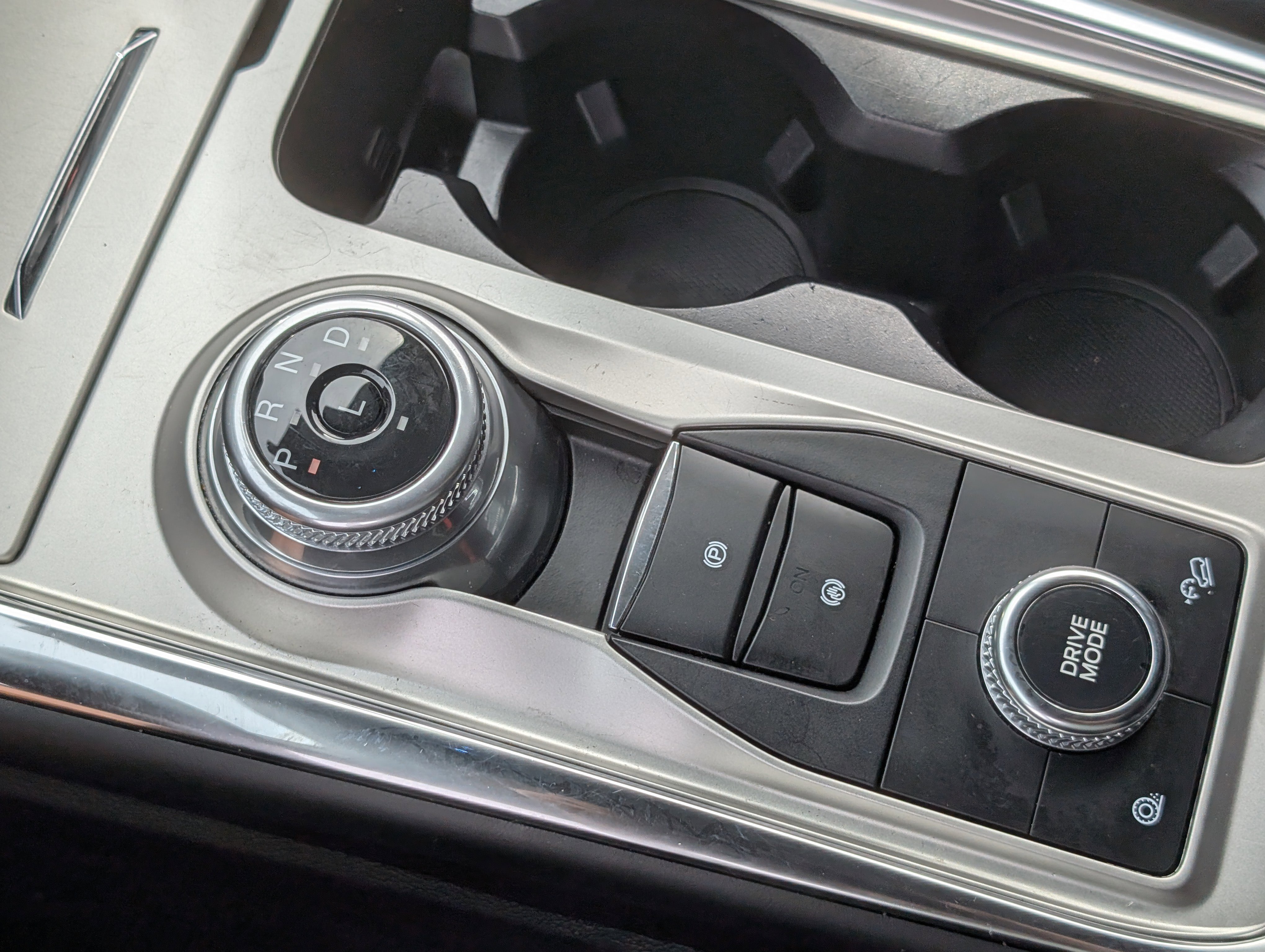 Certified 2022 Ford Explorer XLT w/ Equipment Group 202A image 29