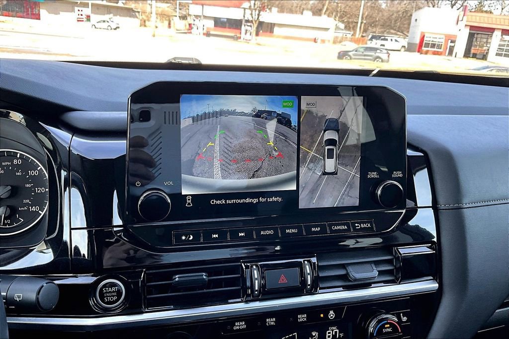 Used 2024 Nissan Pathfinder SL FWD image 21