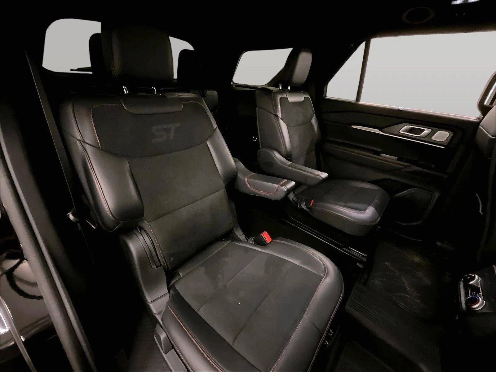 Certified 2025 Ford Explorer ST AWD/4WD image 26