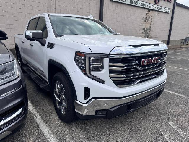 Used 2023 GMC Sierra 1500 SLT w/ SLT Premium Plus Package AWD/4WD image 1