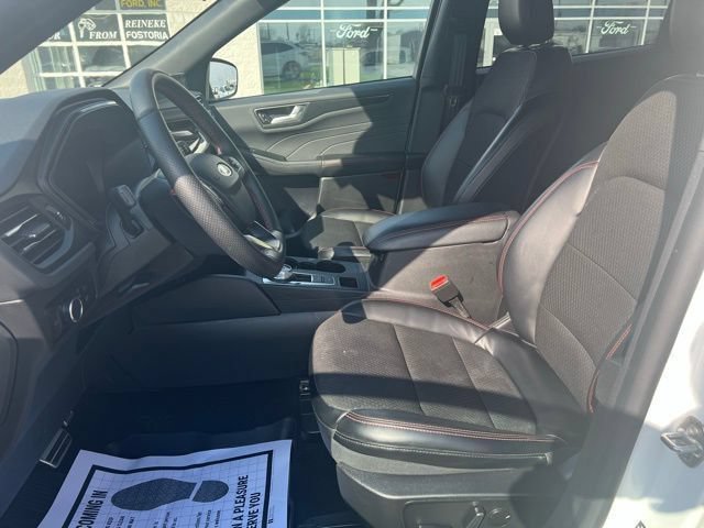 Certified 2024 Ford Escape ST-Line w/ Tech Pack #1 AWD/4WD image 10