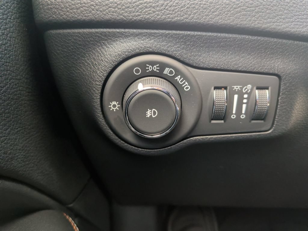 Used 2019 Jeep Compass Latitude w/ Popular Equipment Group AWD/4WD image 28