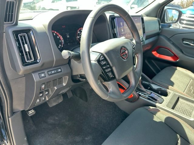 Used 2025 Nissan Frontier PRO-4X AWD/4WD image 19