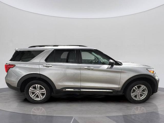 Certified 2024 Ford Explorer XLT w/ Equipment Group 202A AWD/4WD image 9
