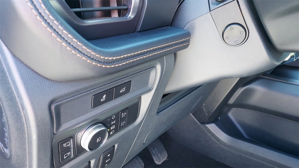 Certified 2022 Ford Expedition Platinum image 14