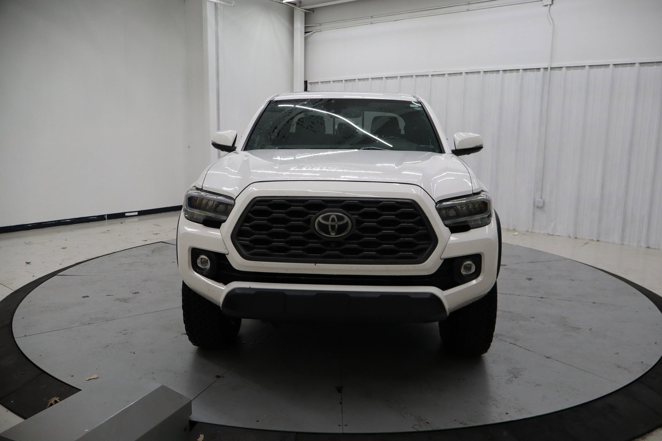 Used 2020 Toyota Tacoma TRD Off-Road w/ TRD Premium Off Road Package image 11