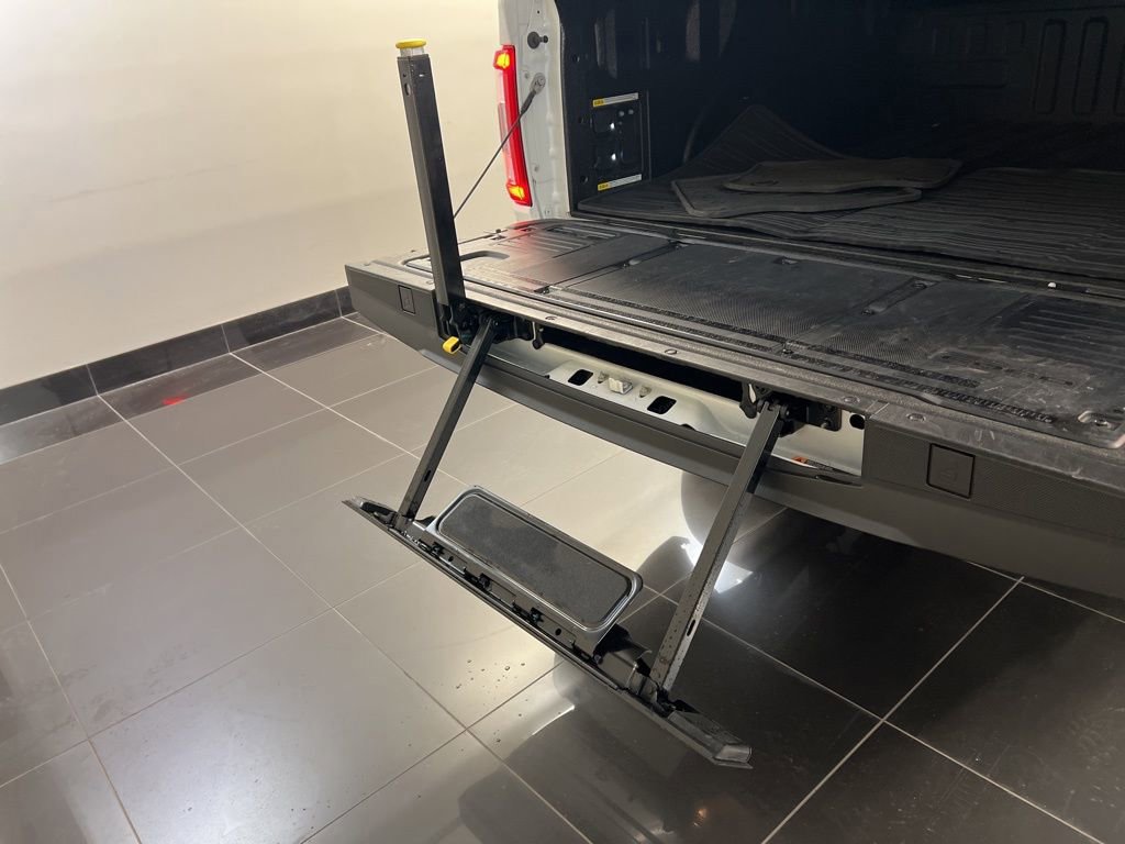 Certified 2022 Ford F150 Platinum w/ Equipment Group 701A High image 40