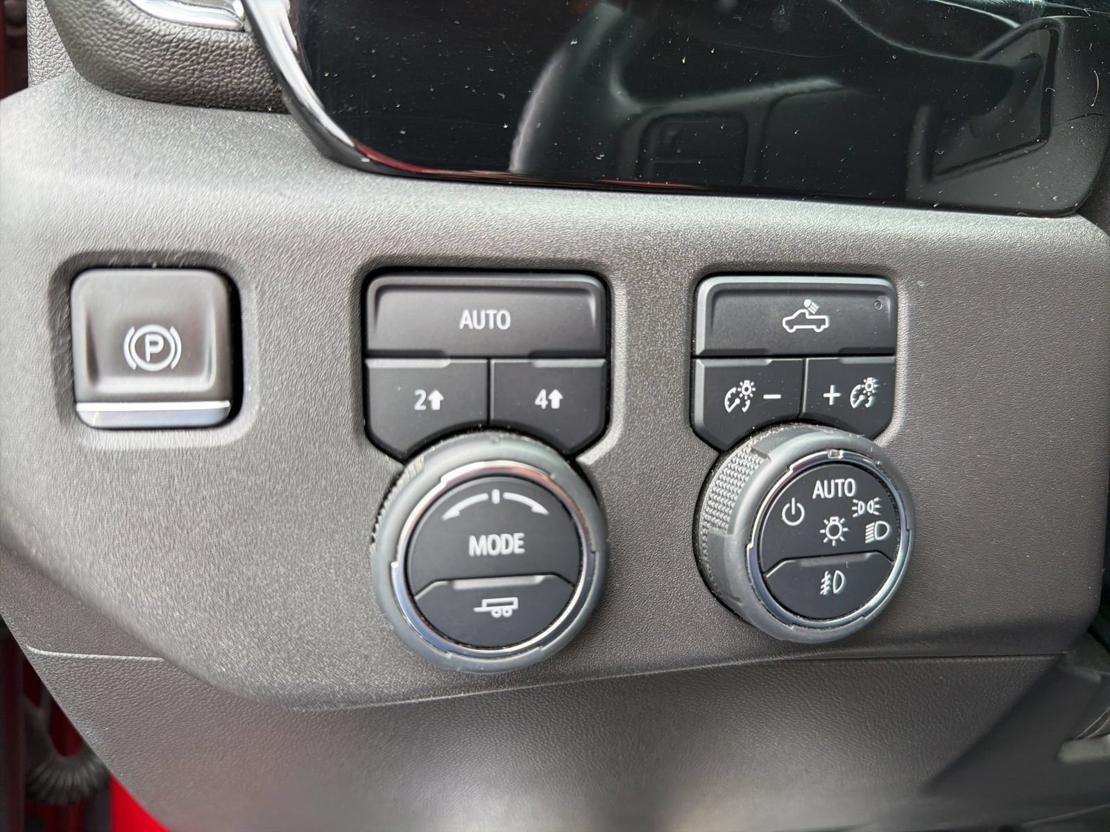 Used 2024 Chevrolet Silverado 1500 RST AWD/4WD image 17