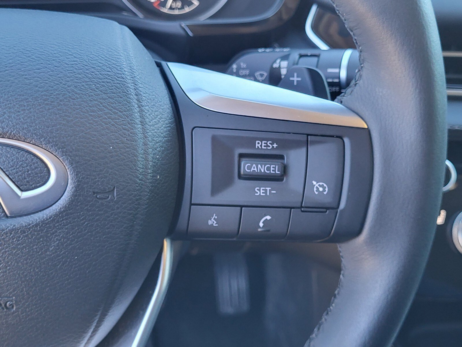 Used 2025 INFINITI QX60 Pure image 29