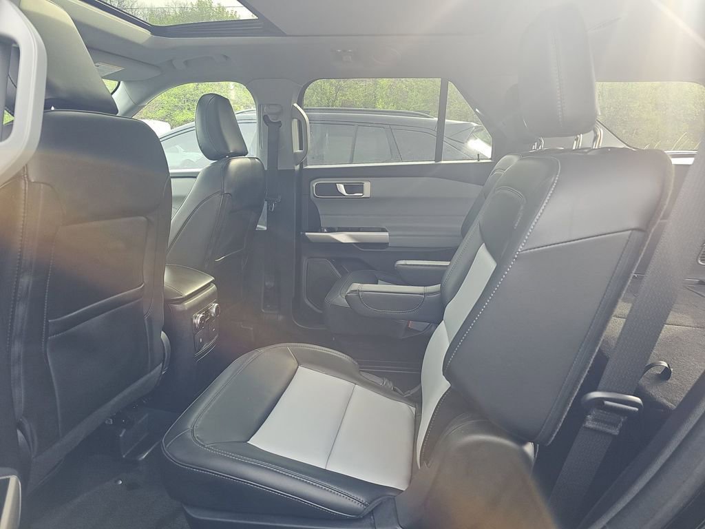 Certified 2023 Ford Explorer XLT w/ Equipment Group 202A AWD/4WD image 6