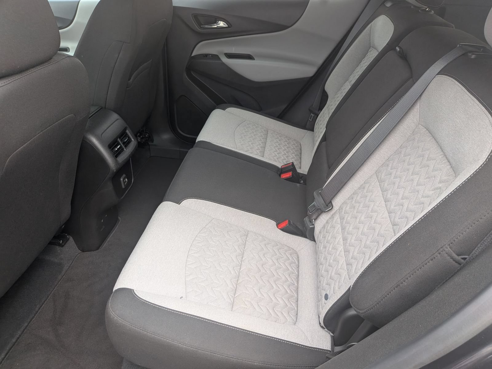 Used 2022 Chevrolet Equinox LS w/ LS Convenience Package FWD image 25