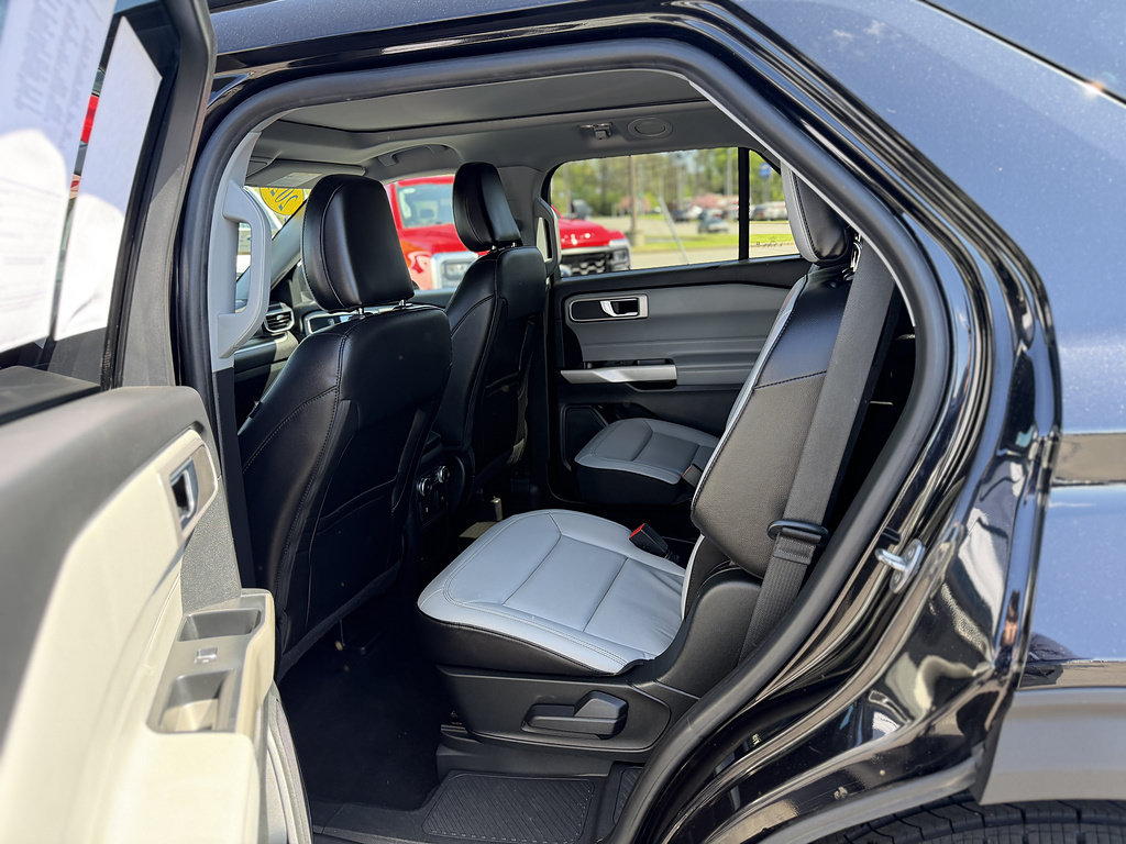 Certified 2021 Ford Explorer XLT w/ Equipment Group 202A AWD/4WD image 12