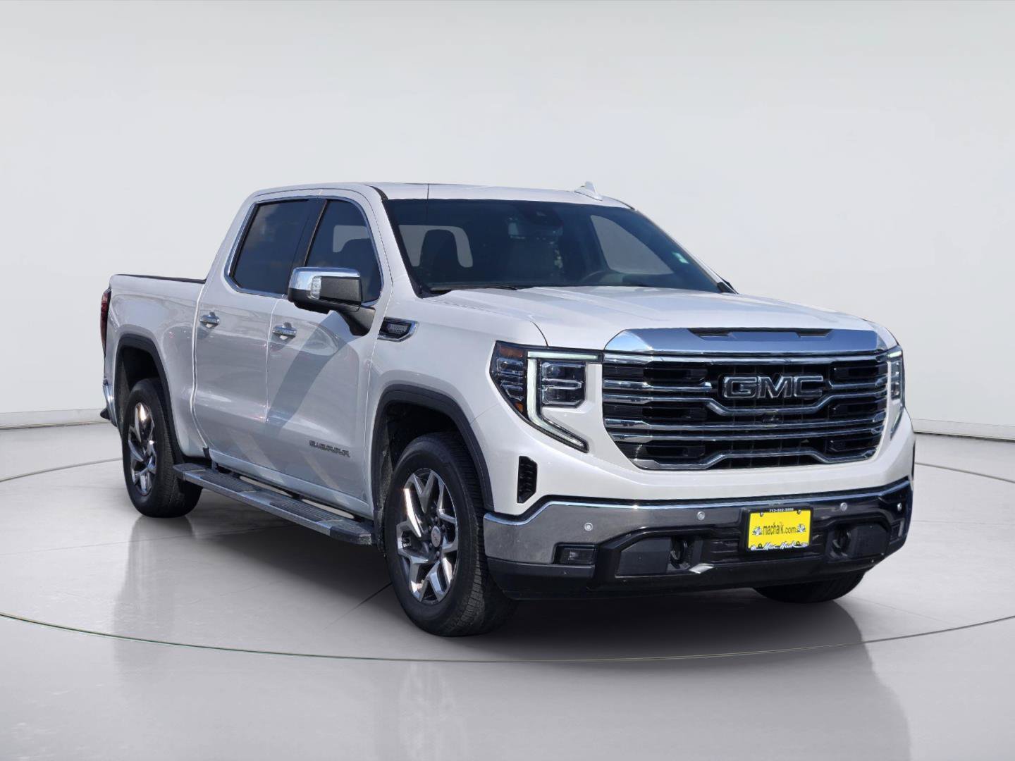 Used 2024 GMC Sierra 1500 SLT RWD image 3