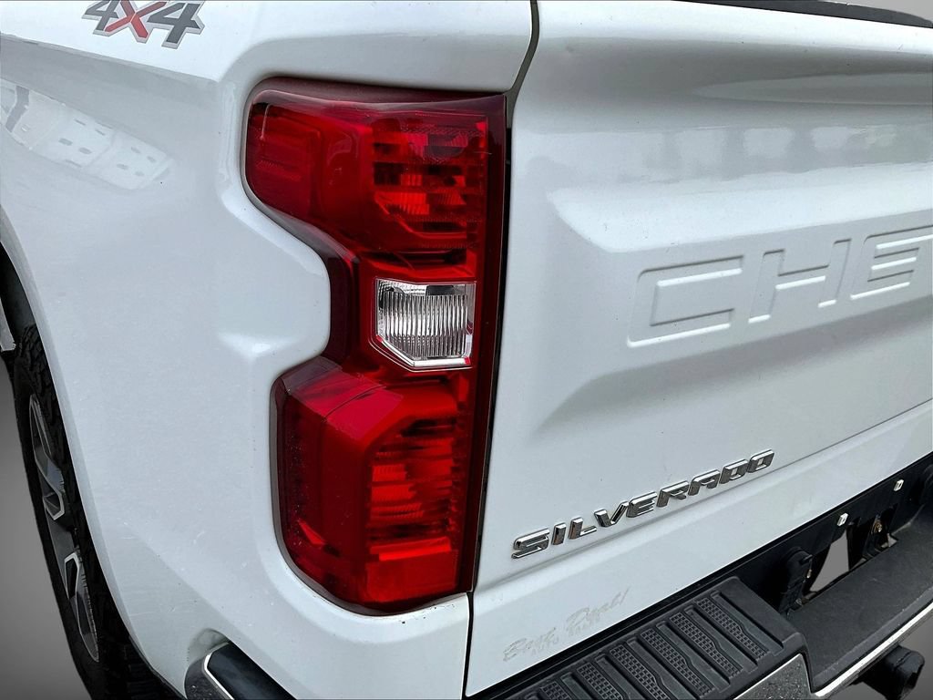 Used 2020 Chevrolet Silverado 1500 LT AWD/4WD image 22