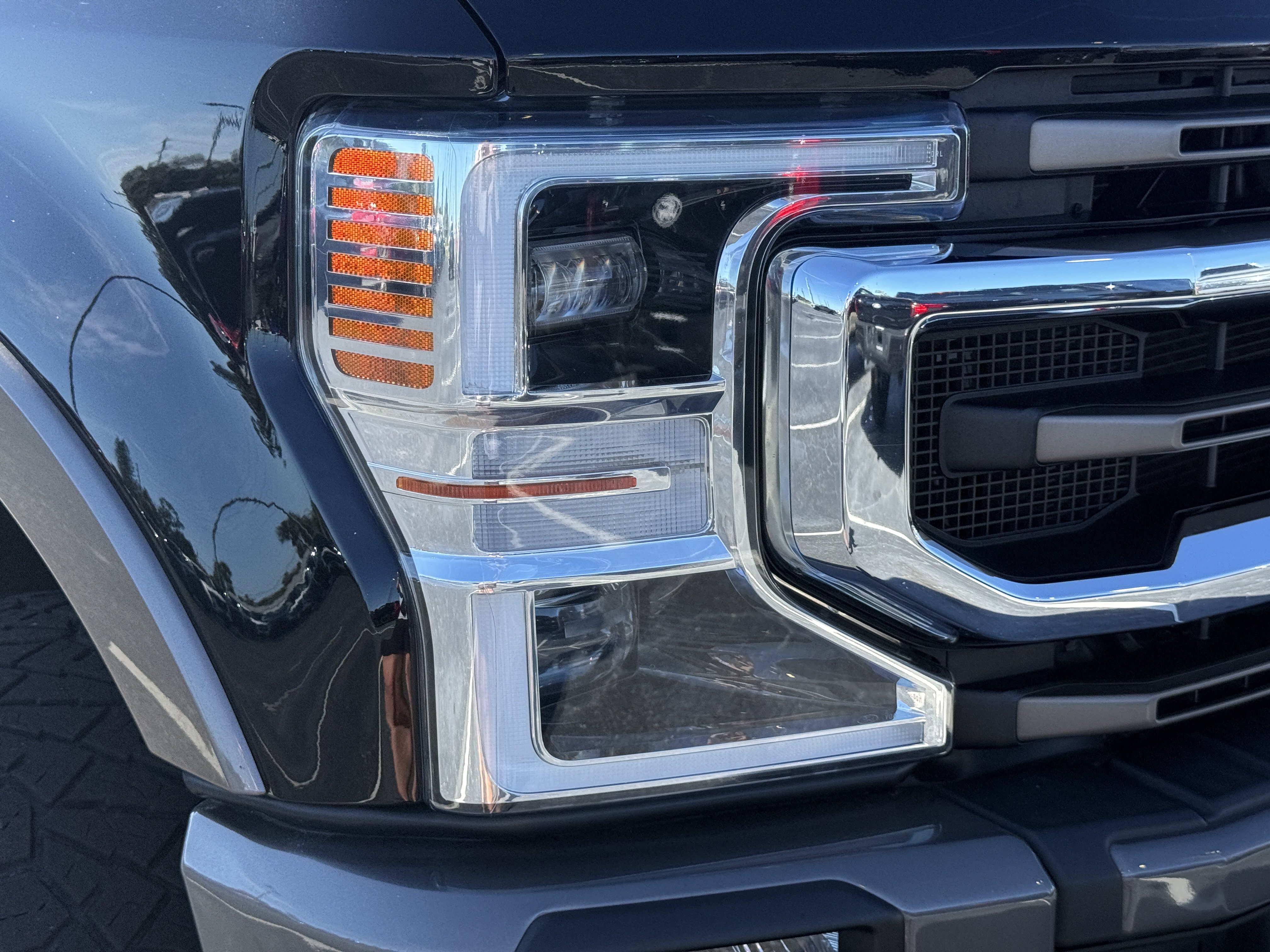 Certified 2022 Ford F350 King Ranch w/ Tremor Off-Road Package AWD/4WD image 8