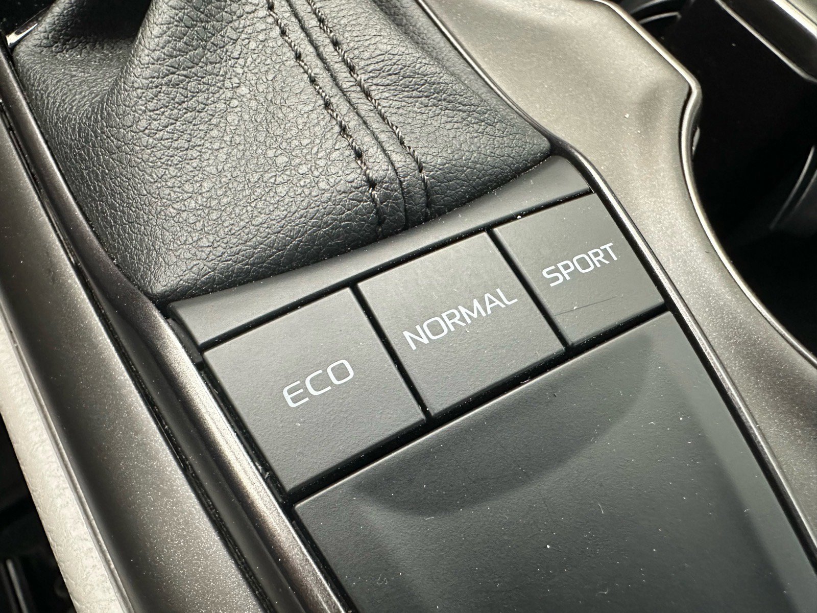 Used 2023 Toyota Camry SE w/ Convenience Package image 36