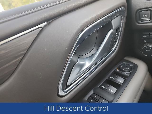 Used 2022 Chevrolet Tahoe Z71 w/ Luxury Package AWD/4WD image 8