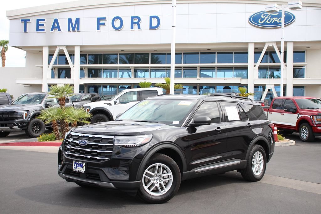 Certified 2025 Ford Explorer Active AWD/4WD image 2