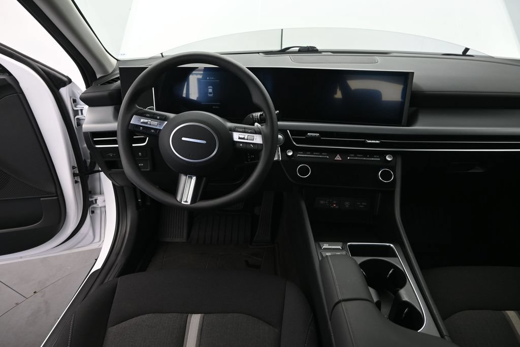 Used 2025 Hyundai Sonata SEL FWD image 22