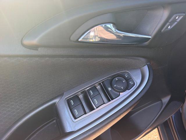 Used 2023 Chevrolet Malibu LT FWD image 15